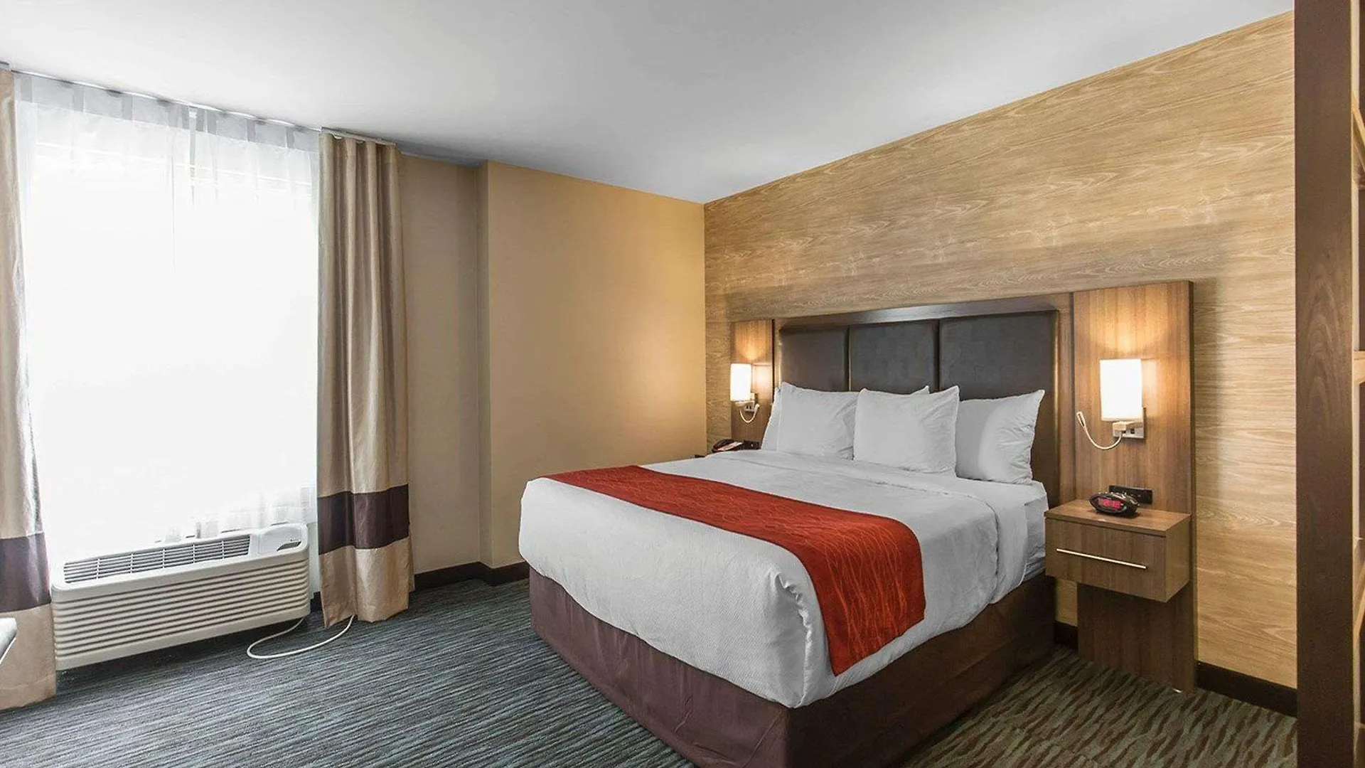 Comfort Inn & Suites Airport North YYC