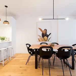  Apartment Hip, Stylish In Little Italy By Den A Canada